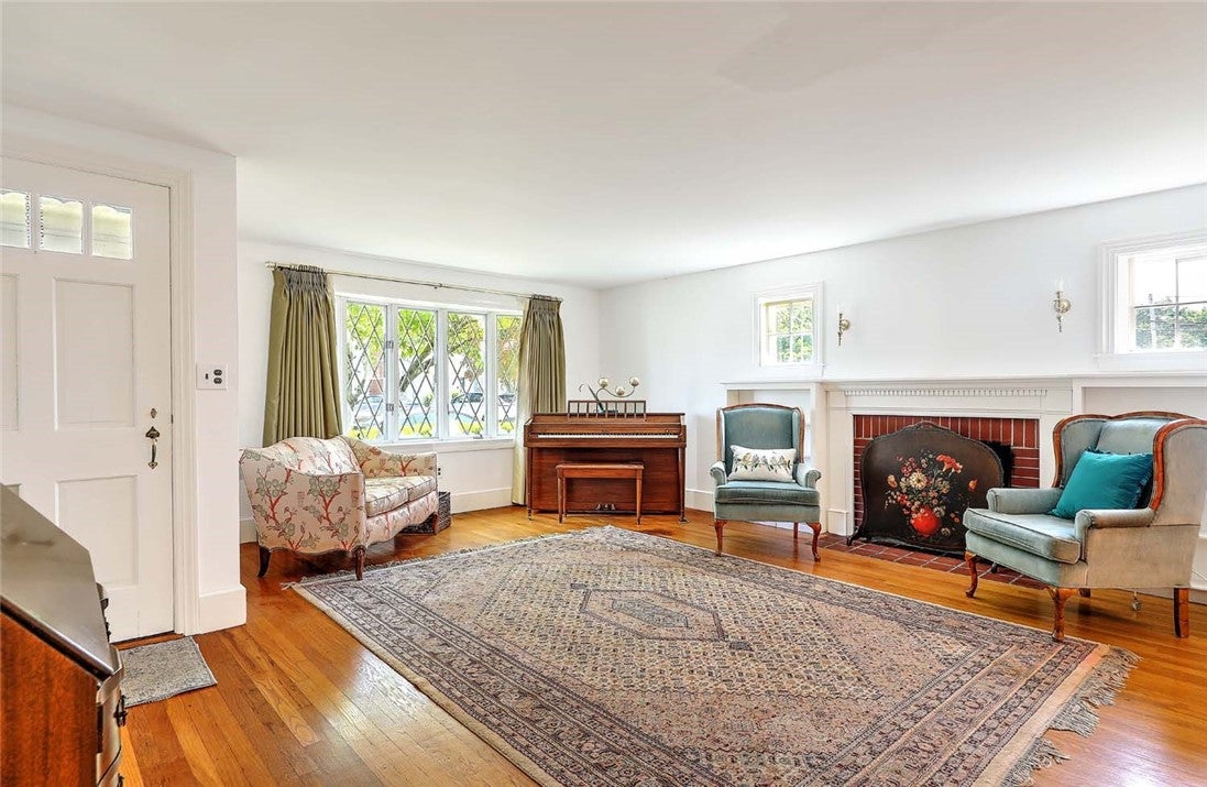 6 Woodbine Street
