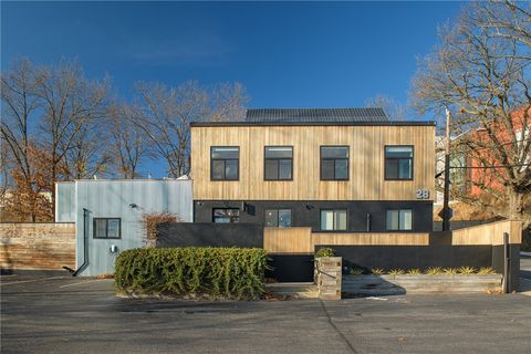 28 Wolcott Street Providence RI 02908