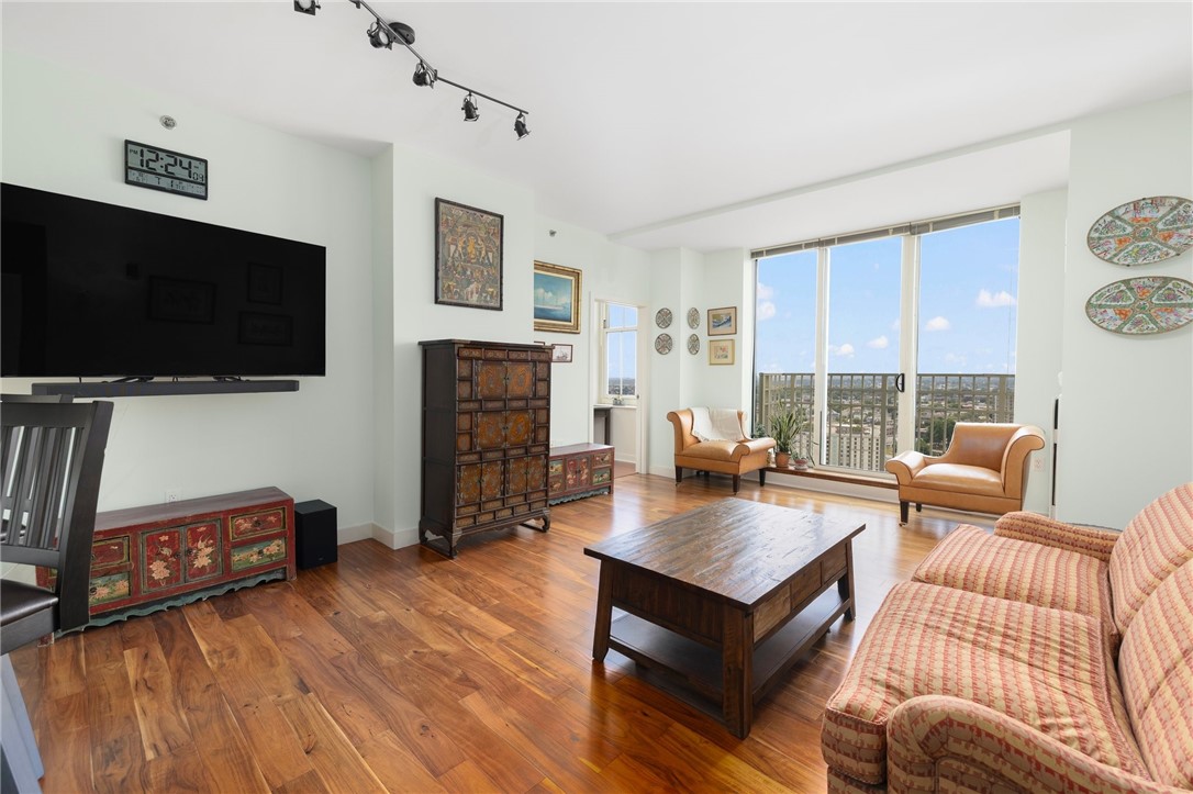 1 W Exchange St Street 2802