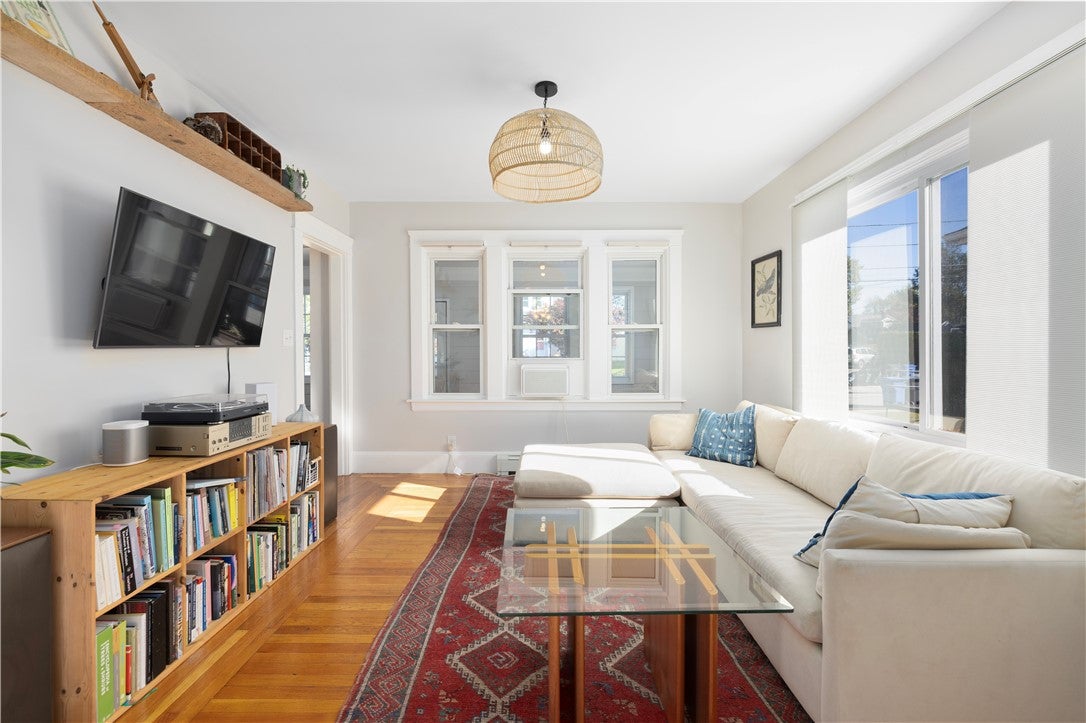 84 Myrtle Avenue