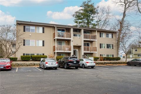 Condominium in Cranston RI 133 Fordson Avenue.jpg