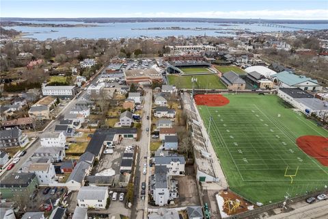 28 Weaver Avenue Newport RI 02840