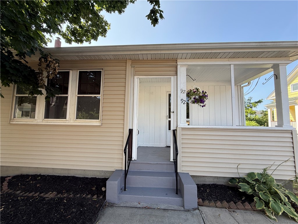 92 N Maple Avenue NE