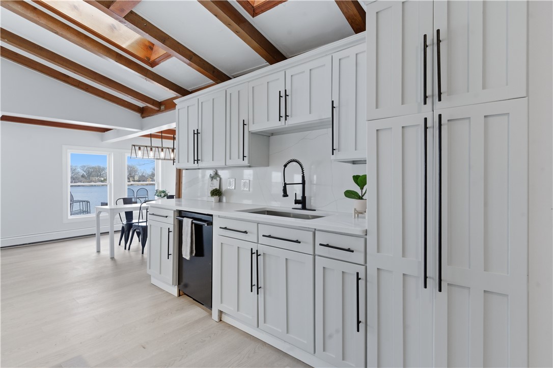 462 Lake Shore Drive