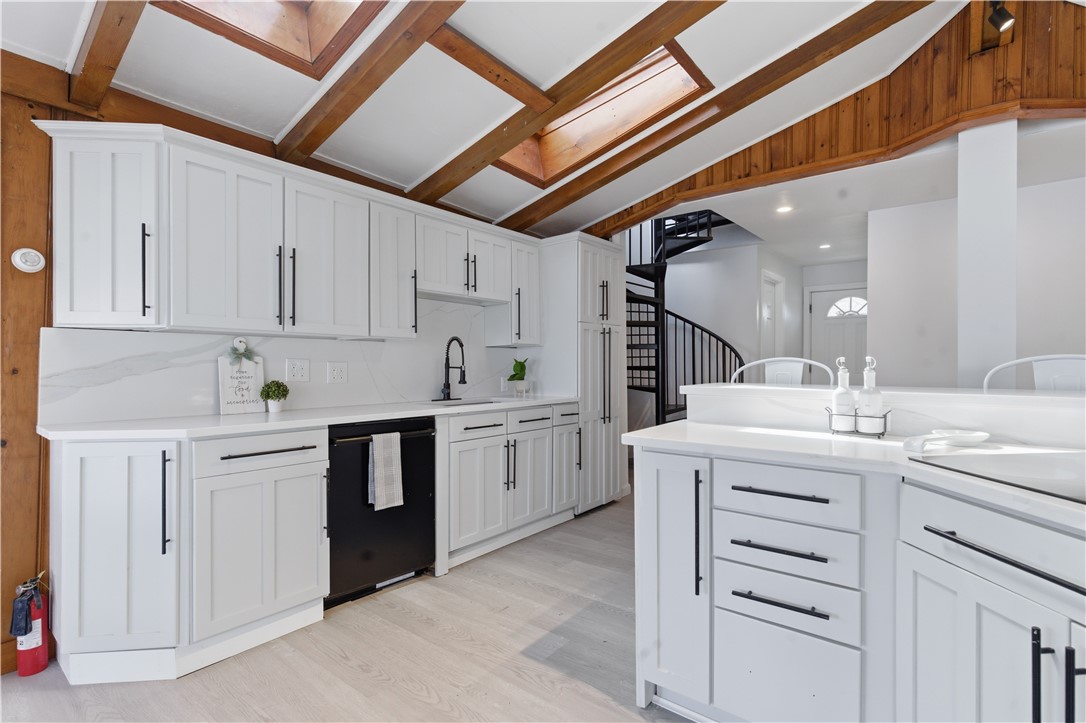 462 Lake Shore Drive