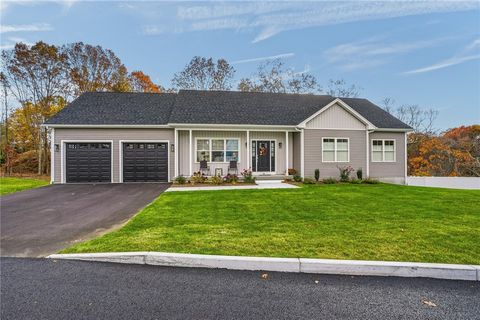 46 Lilyana Way Cranston RI 02920