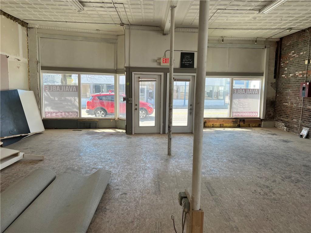 Warwick, Rhode Island 02889, United States, ,Residential,Pending,39620