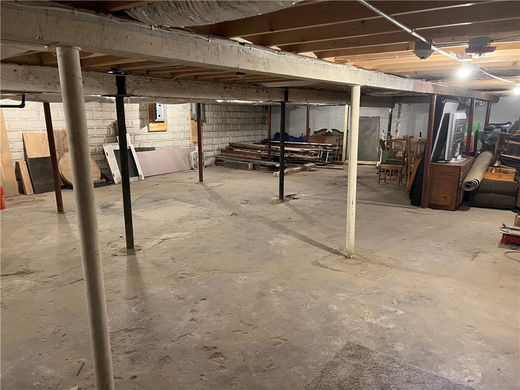 Warwick, Rhode Island 02889, United States, ,Residential,Pending,39620