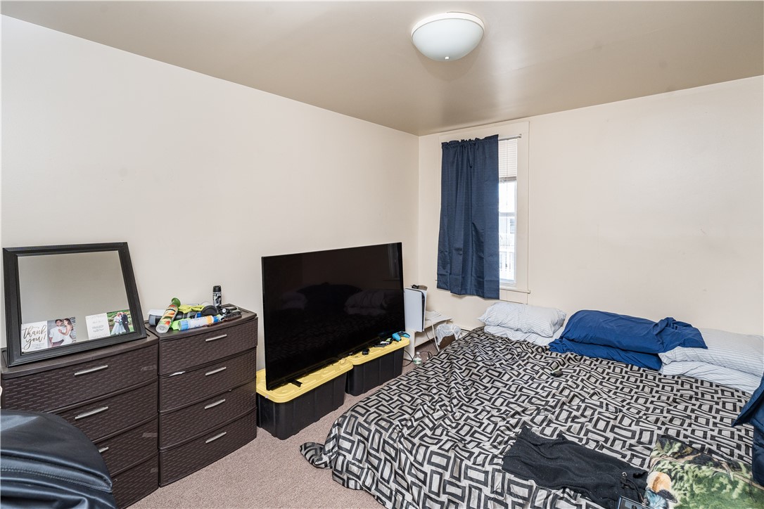 176 RAILROAD Street 180