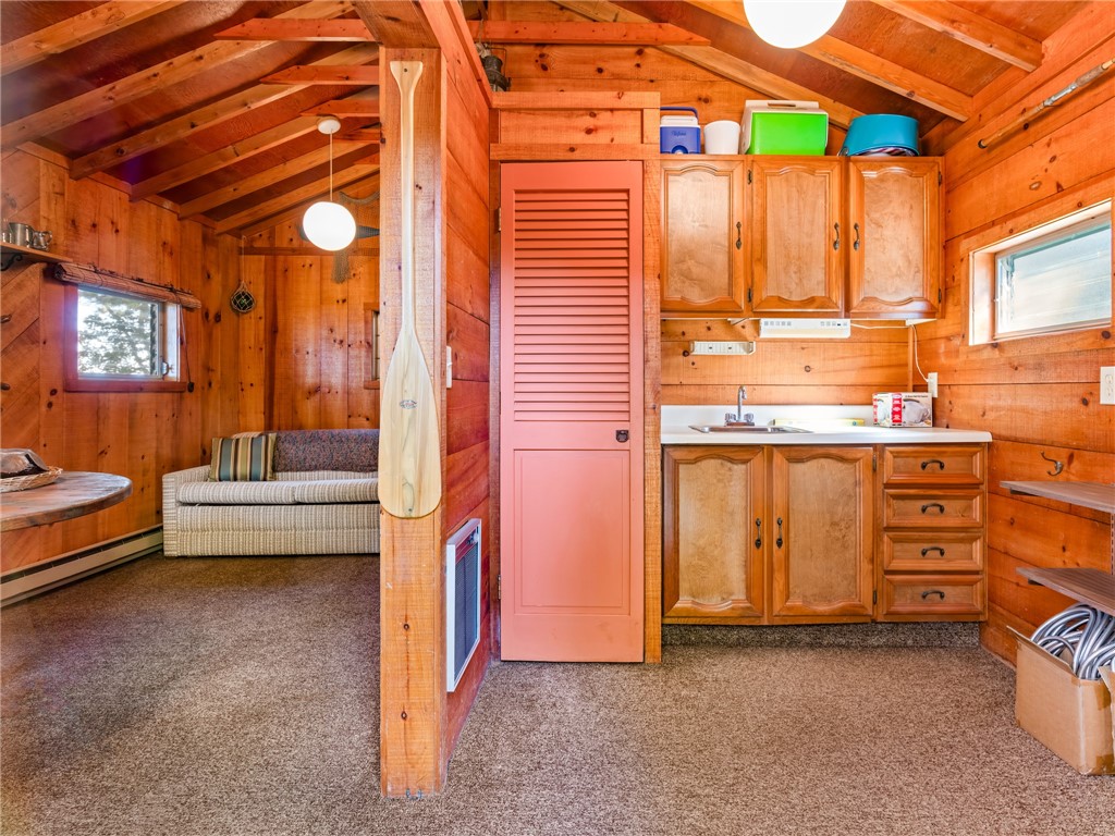 Barrington, Rhode Island, 02806, United States, 1 Bedroom Bedrooms, ,2 BathroomsBathrooms,Residential,Active,2010902