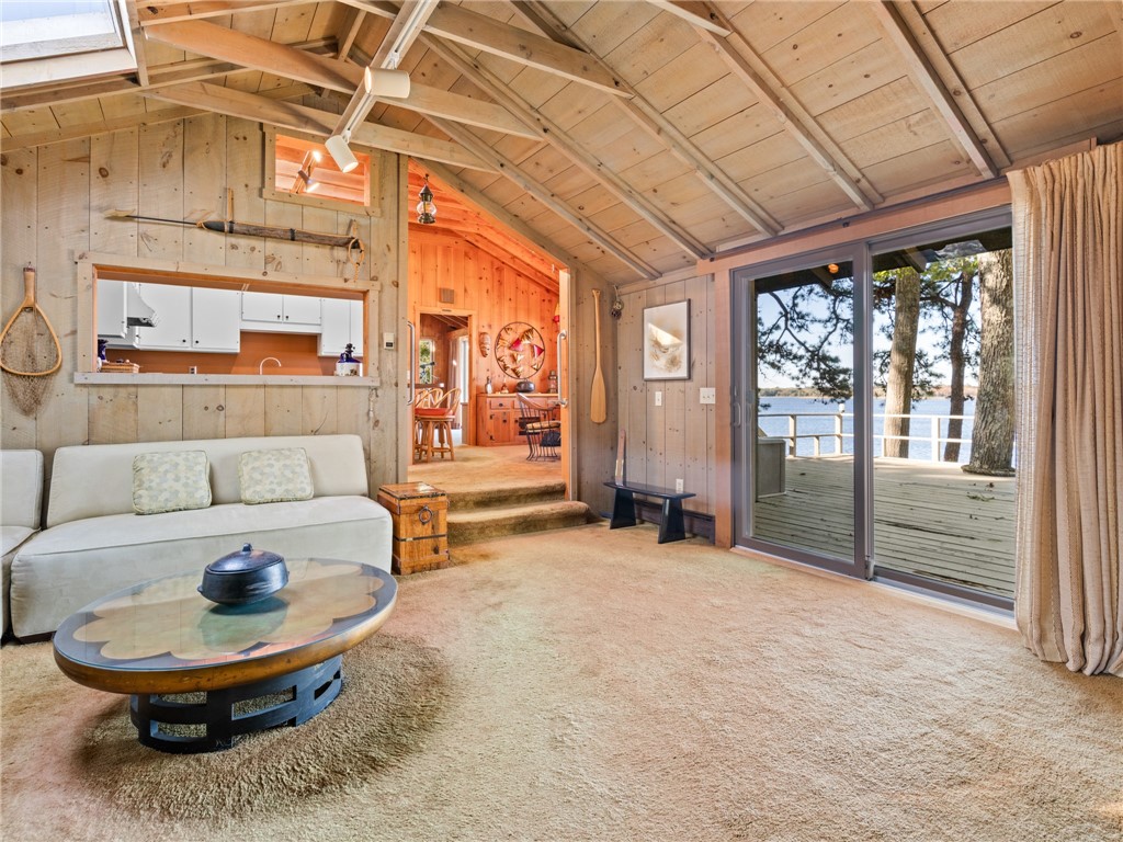 Barrington, Rhode Island, 02806, United States, 1 Bedroom Bedrooms, ,2 BathroomsBathrooms,Residential,Active,2010902