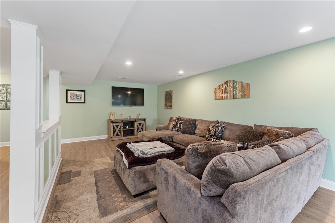 Cumberland, Rhode Island 02864, United States, 4 Bedrooms Bedrooms, ,3 BathroomsBathrooms,Residential,Active,178933