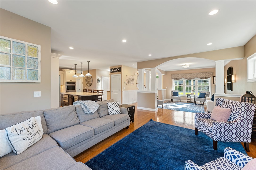 Cumberland, Rhode Island 02864, United States, 4 Bedrooms Bedrooms, ,3 BathroomsBathrooms,Residential,Active,178933