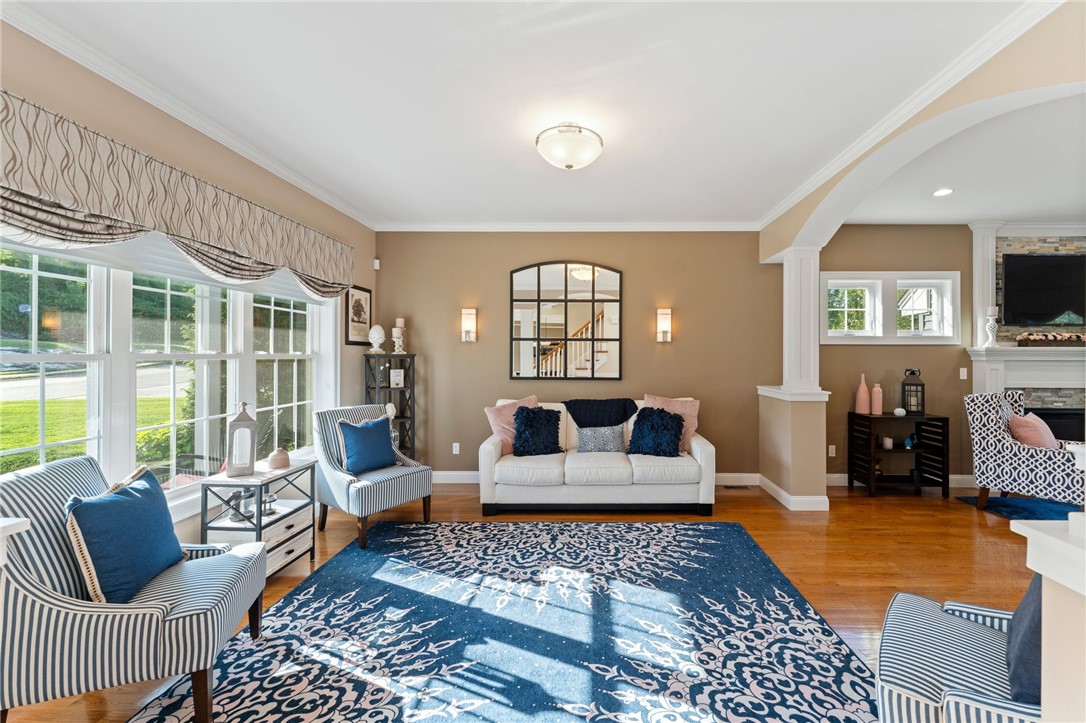 Cumberland, Rhode Island 02864, United States, 4 Bedrooms Bedrooms, ,3 BathroomsBathrooms,Residential,Active,178933