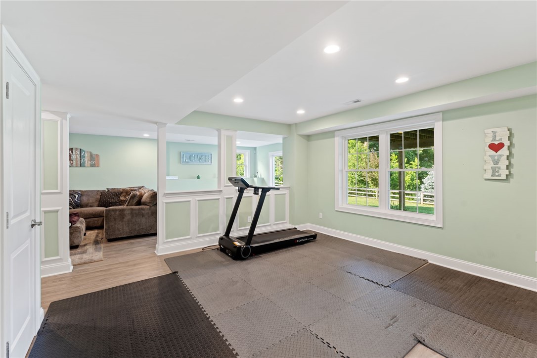 Cumberland, Rhode Island 02864, United States, 4 Bedrooms Bedrooms, ,3 BathroomsBathrooms,Residential,Active,178933