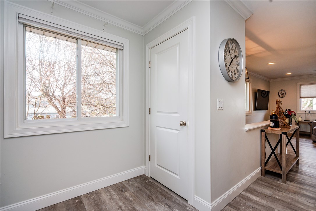 Warwick, Rhode Island 02886, United States, 2 Bedrooms Bedrooms, ,2 BathroomsBathrooms,Residential,Active,90661