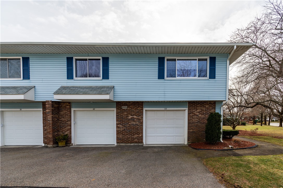 Warwick, Rhode Island 02886, United States, 2 Bedrooms Bedrooms, ,2 BathroomsBathrooms,Residential,Active,90661