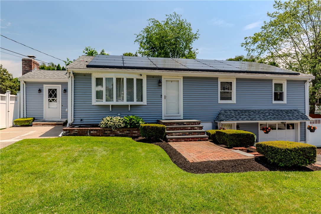 7 Oakcrest Drive