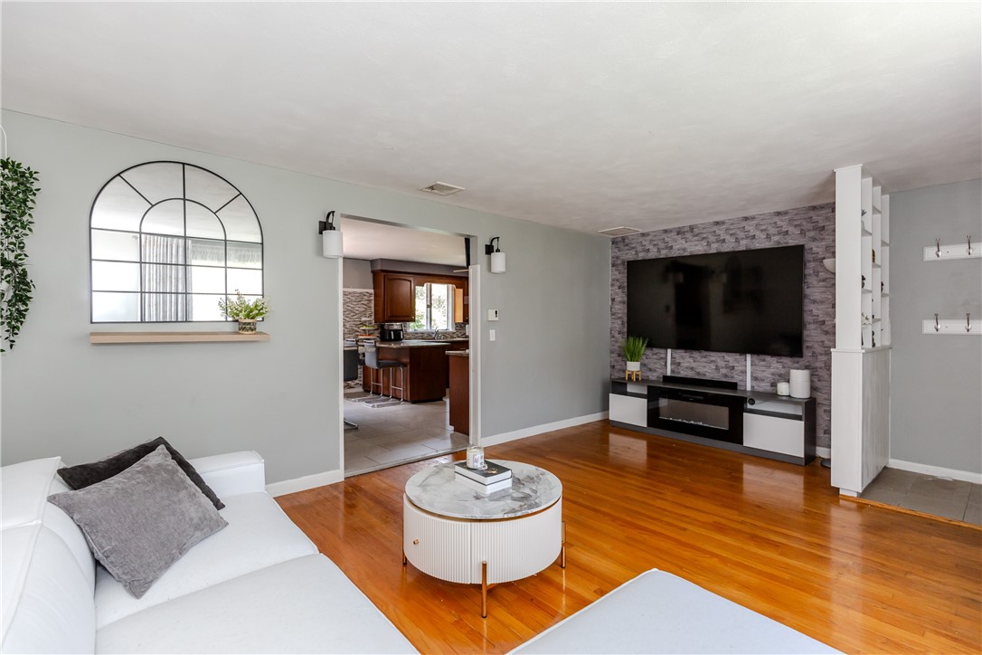 7 Oakcrest Drive