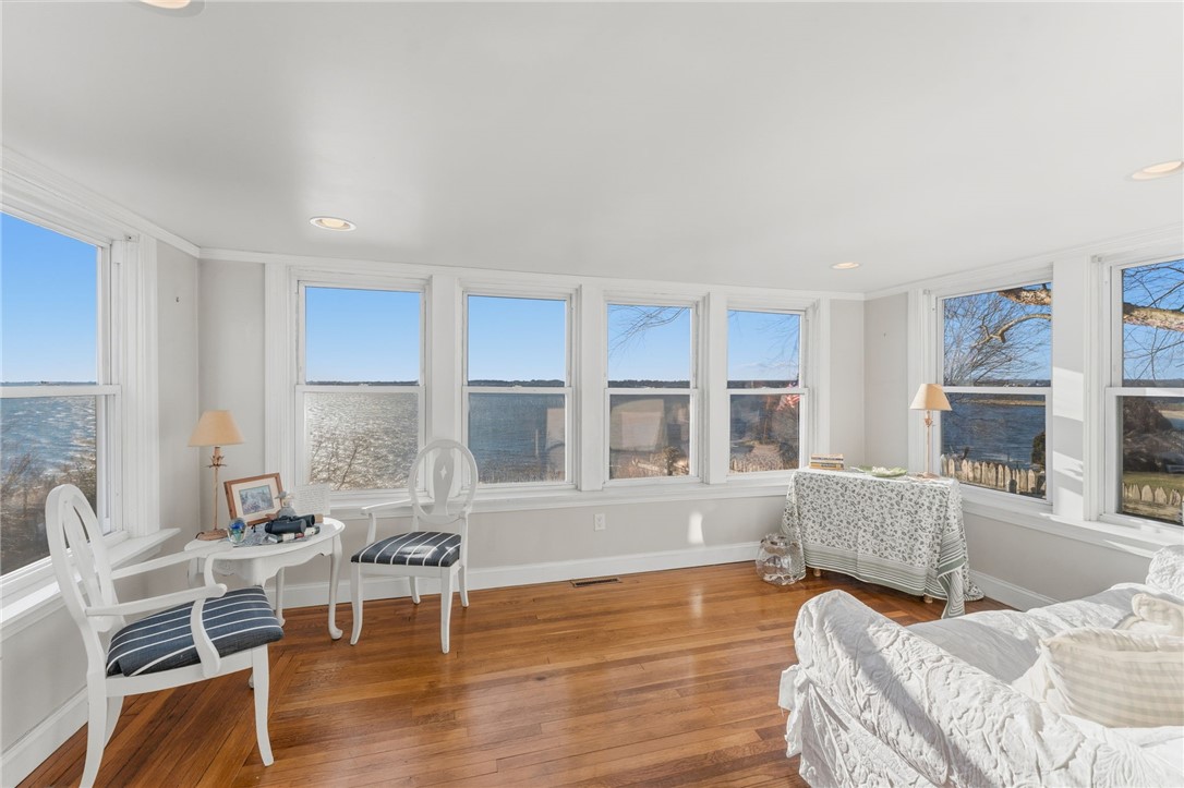 200 Narragansett Avenue