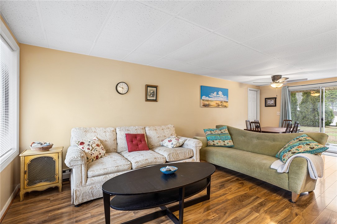 40 Kingsland Court 2B