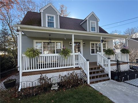 11 Woodside Avenue Cumberland RI 02864