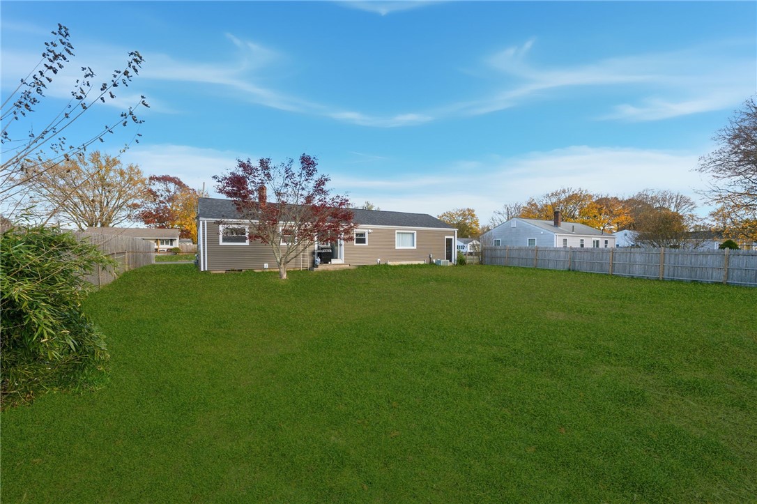 Warwick, Rhode Island 02889, United States, 3 Bedrooms Bedrooms, ,1 BathroomBathrooms,Residential,Active,246008