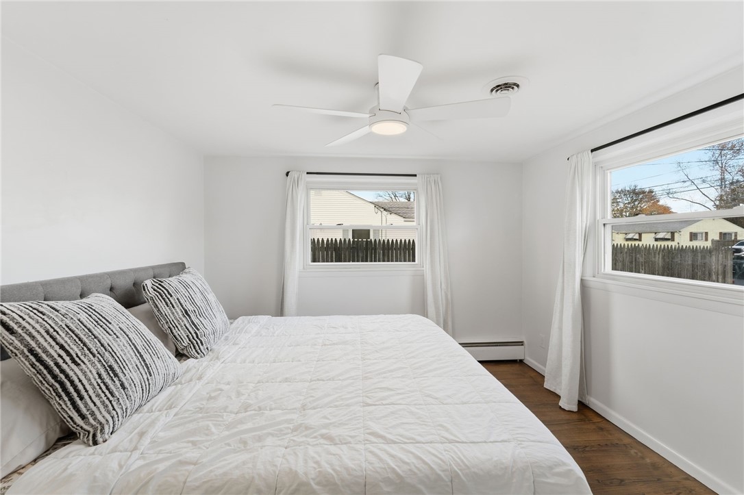 Warwick, Rhode Island 02889, United States, 3 Bedrooms Bedrooms, ,1 BathroomBathrooms,Residential,Active,246008