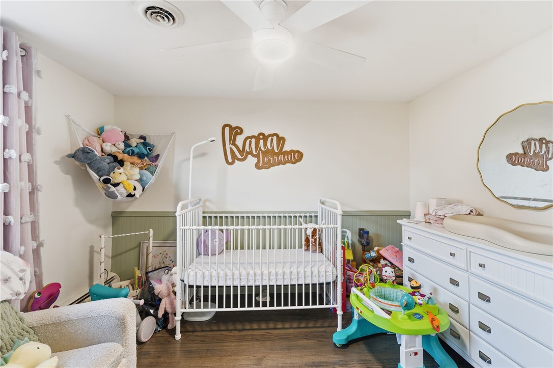 Warwick, Rhode Island 02889, United States, 3 Bedrooms Bedrooms, ,1 BathroomBathrooms,Residential,Active,246008