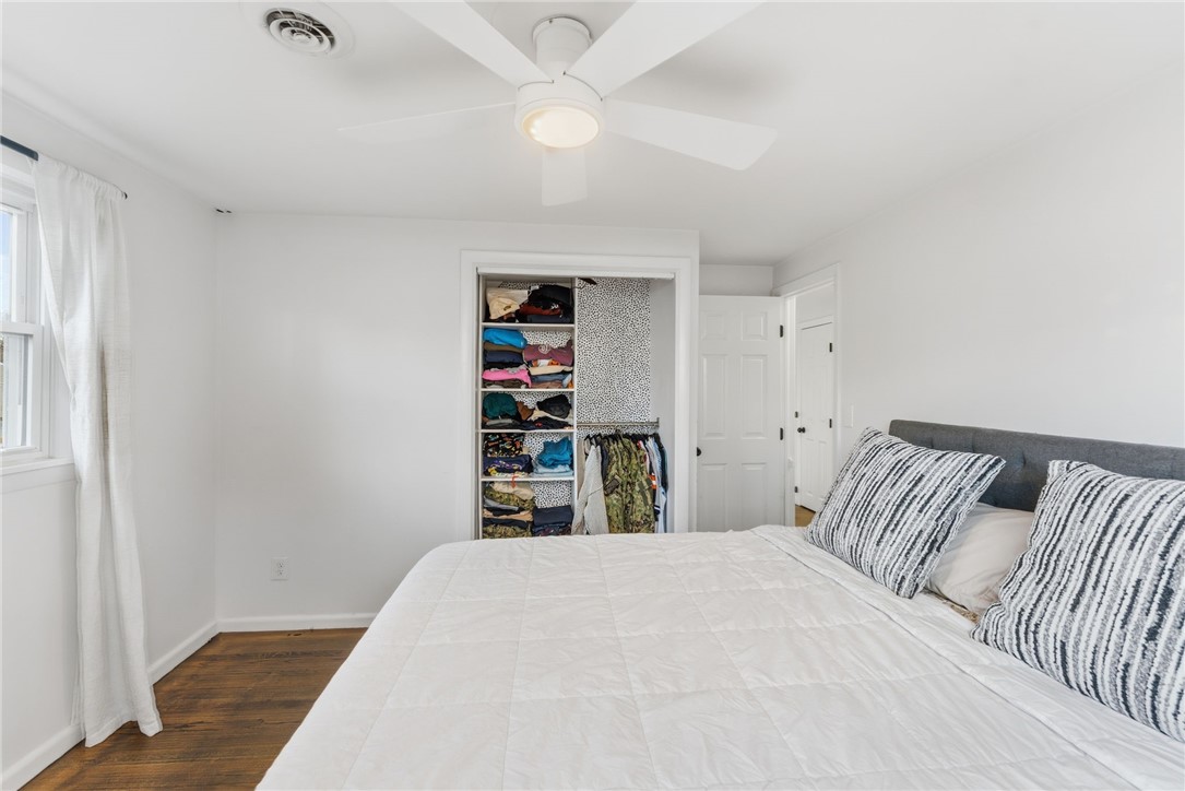 Warwick, Rhode Island 02889, United States, 3 Bedrooms Bedrooms, ,1 BathroomBathrooms,Residential,Active,246008