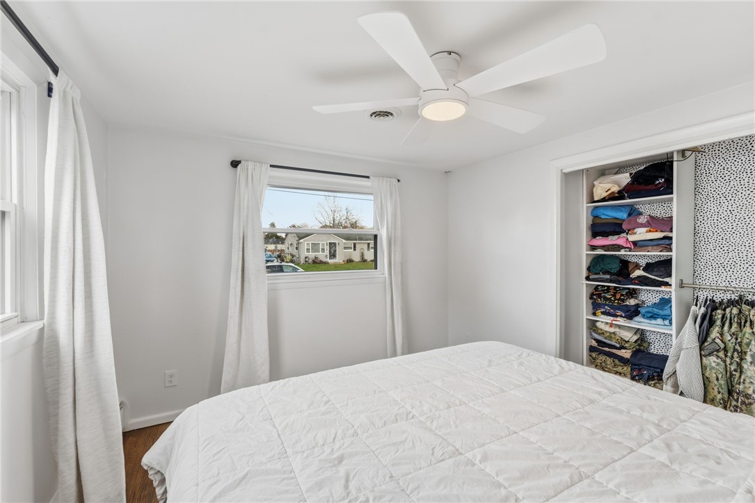 Warwick, Rhode Island 02889, United States, 3 Bedrooms Bedrooms, ,1 BathroomBathrooms,Residential,Active,246008