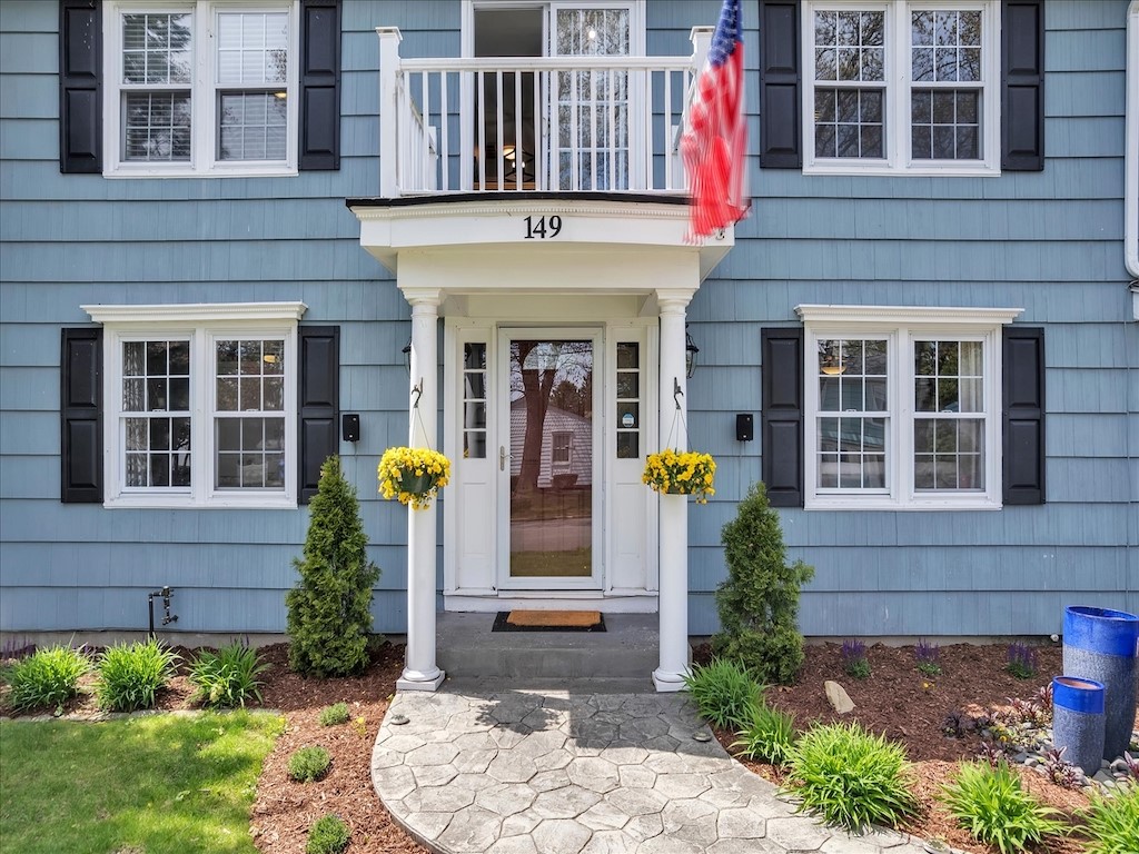 149 Rowe Avenue