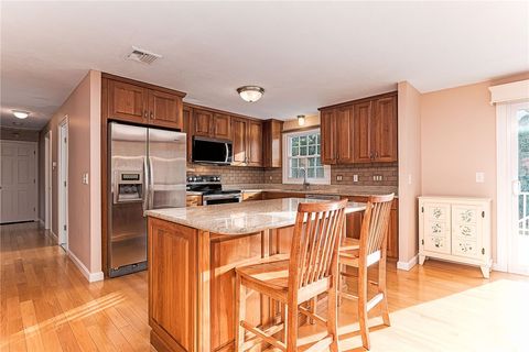 102 Moccasin Trail Cranston RI 02921