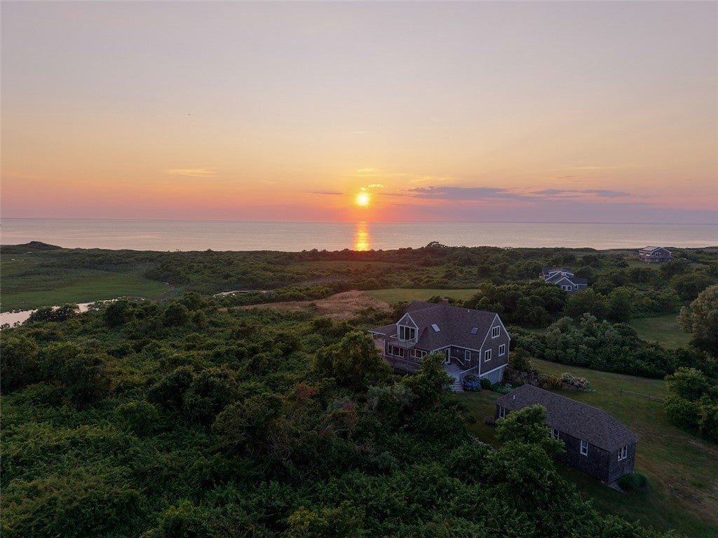 1786 Corn Neck Road