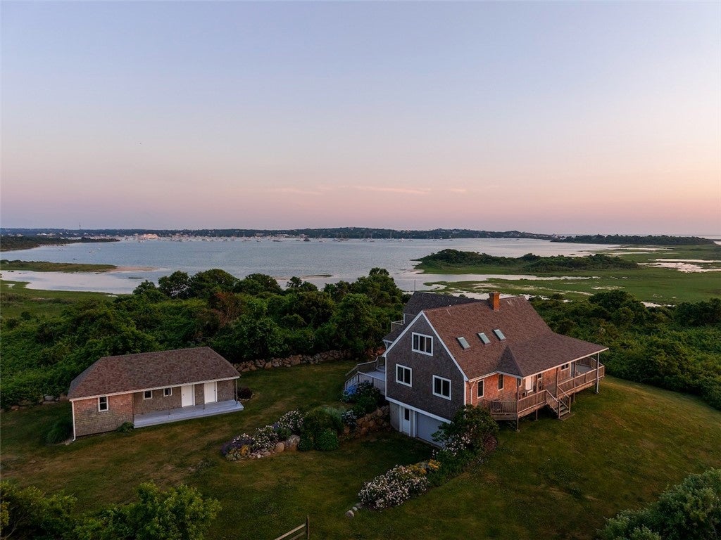 1786 Corn Neck Road