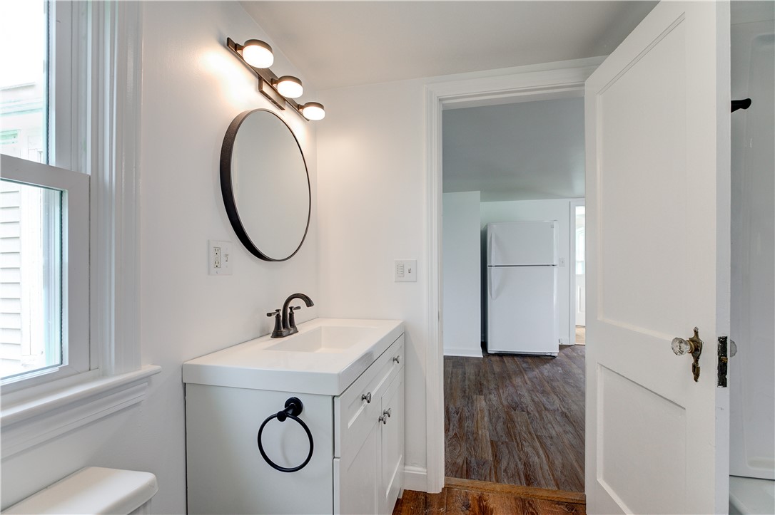 Portsmouth, Rhode Island 02871, United States, 2 Bedrooms Bedrooms, ,1 BathroomBathrooms,Residential,Active,198871