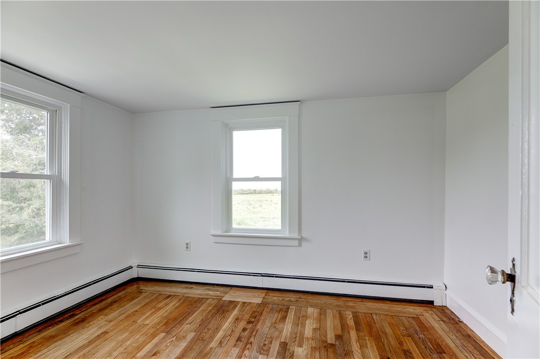 Portsmouth, Rhode Island 02871, United States, 2 Bedrooms Bedrooms, ,1 BathroomBathrooms,Residential,Active,198871