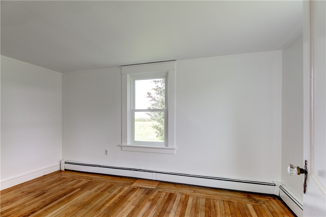 Portsmouth, Rhode Island 02871, United States, 2 Bedrooms Bedrooms, ,1 BathroomBathrooms,Residential,Active,198871