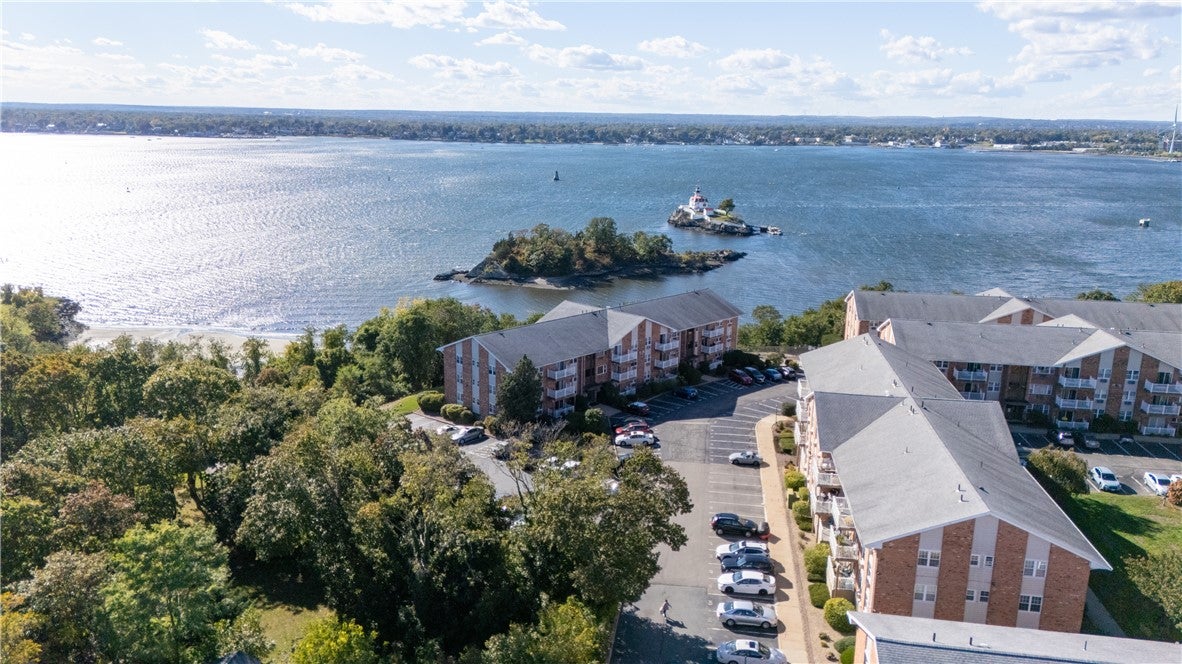 37 Bullocks Point Avenue 1B