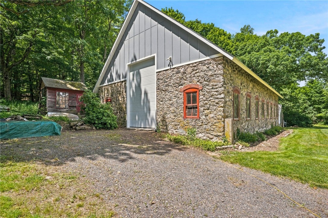 362 Abbott Run Valley Road