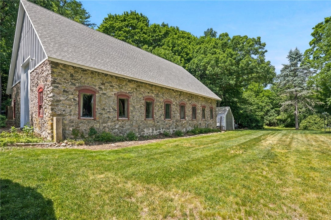 362 Abbott Run Valley Road