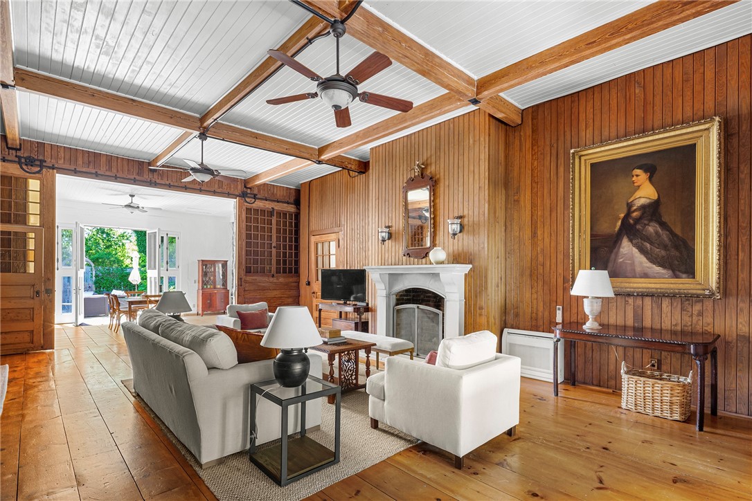 2 Hazard Avenue 4
