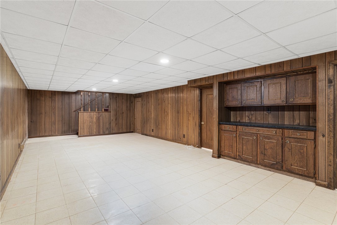 Warwick, Rhode Island 02886, United States, 3 Bedrooms Bedrooms, ,3 BathroomsBathrooms,Residential,Pending,130097