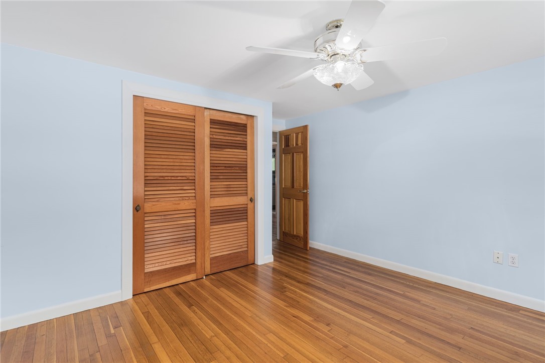 Warwick, Rhode Island 02886, United States, 3 Bedrooms Bedrooms, ,3 BathroomsBathrooms,Residential,Pending,130097