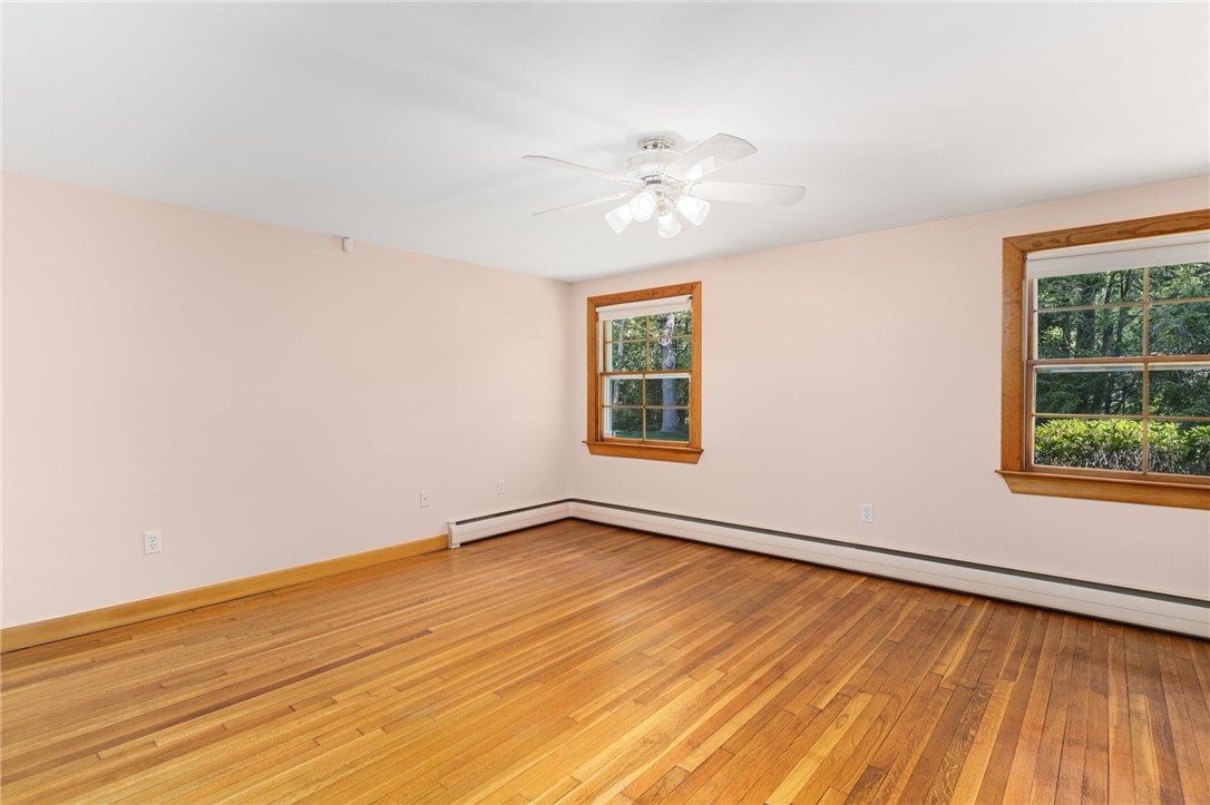 Warwick, Rhode Island 02886, United States, 3 Bedrooms Bedrooms, ,3 BathroomsBathrooms,Residential,Pending,130097