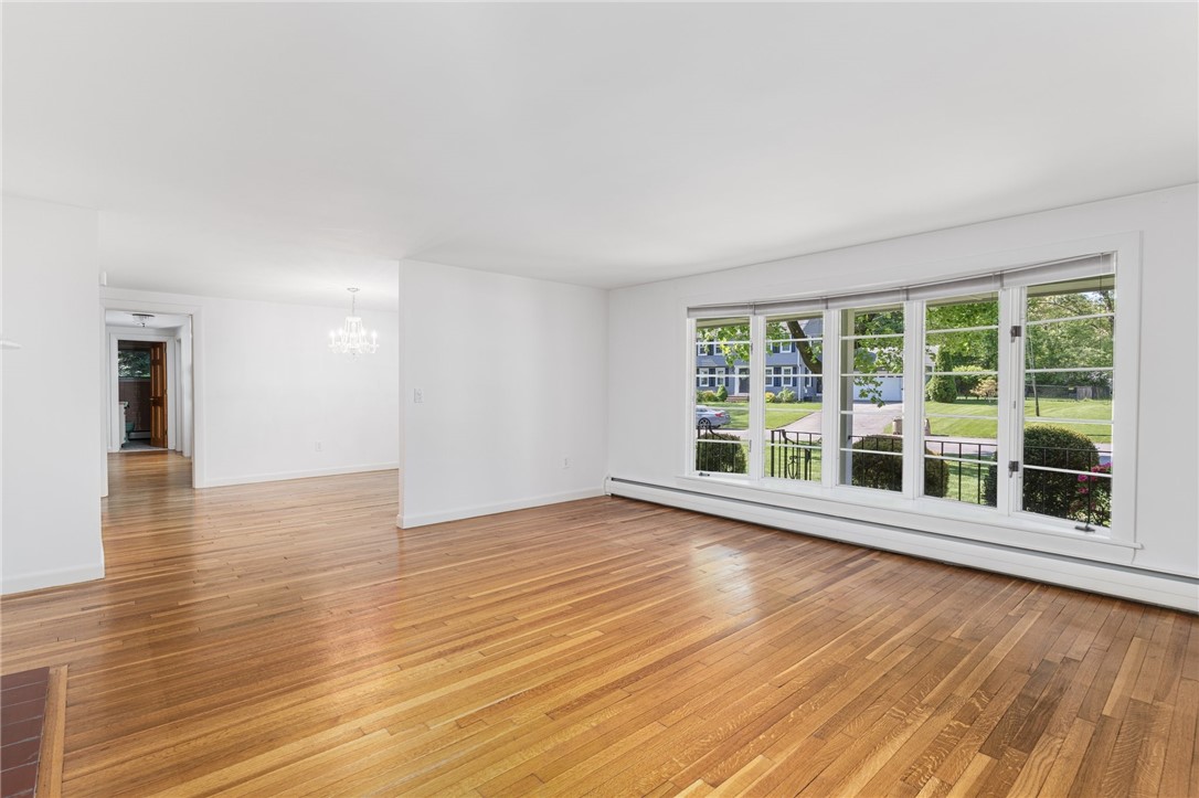 Warwick, Rhode Island 02886, United States, 3 Bedrooms Bedrooms, ,3 BathroomsBathrooms,Residential,Pending,130097