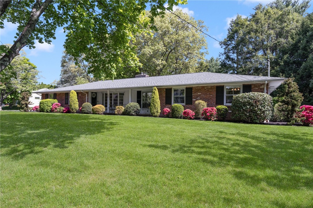 Warwick, Rhode Island 02886, United States, 3 Bedrooms Bedrooms, ,3 BathroomsBathrooms,Residential,Pending,130097