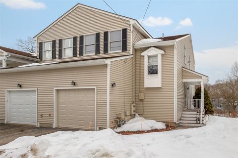 112 Turnessa Drive B North Providence RI 02911