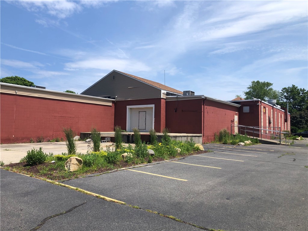 955 West Shore Road
