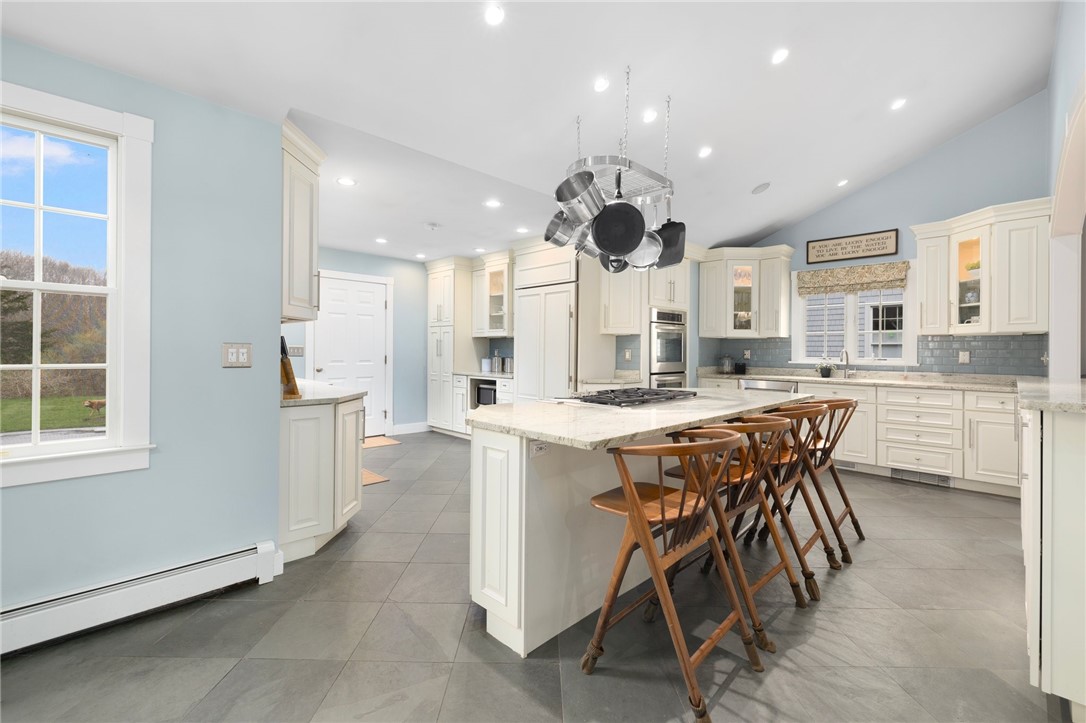 456 Wickford Point Road
